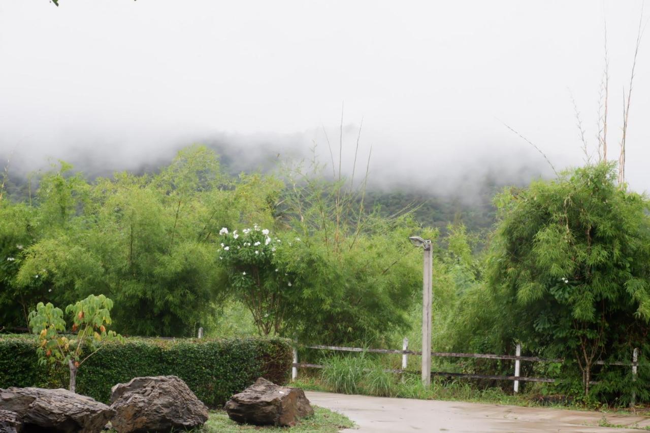 Baan Rai Pray Rung Kaeng Krachan Ban Tha Ling Lom ภายนอก รูปภาพ